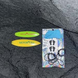 Miniature Finger Surfboard Set with Accessories - Yellow & Green